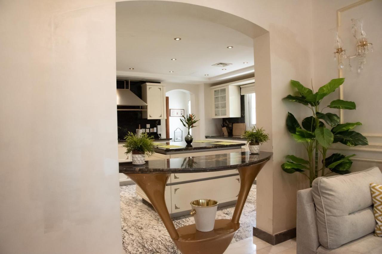 Golden Palace Prive Villa Dubai